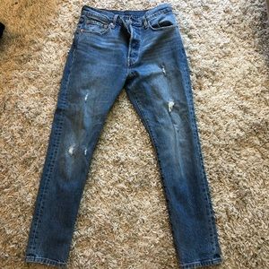 Levi’s high waisted straight leg jean size 28